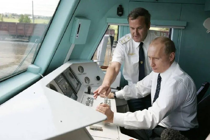 Владимиру Путину исполнилось 74 года: поздравление от ТМХ