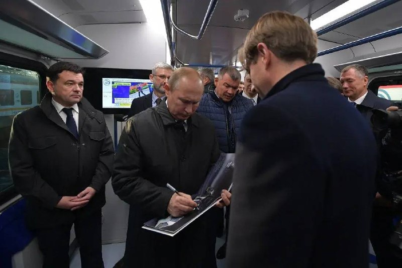 Владимиру Путину исполнилось 74 года: поздравление от ТМХ