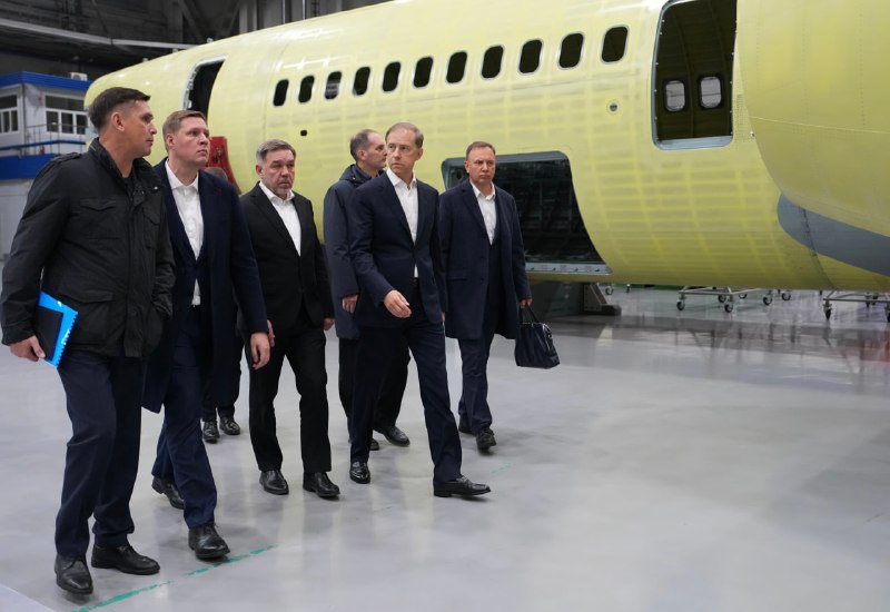 Денис Мантуров ознакомился с производством МС-21 и Як-130М в Иркутске