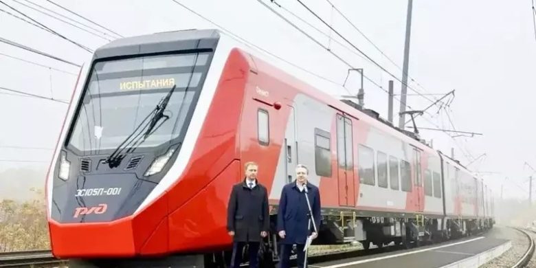 Двухсистемный электропоезд ЭС105П успешно проходит ходовые испытания
