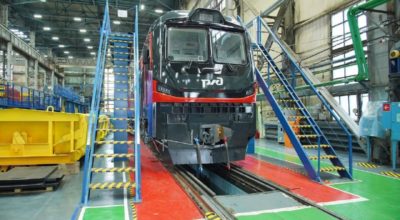 ТМХ завершил сборку и окраску нового грузового электровоза 2ЭС9
