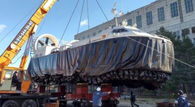 Хабаровский судостроительный завод спустил на воду пассажирское судно на воздушной подушке СВП-50